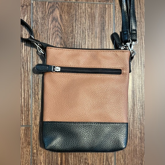 Stone Mountain USA, LLC crossbody bag. Bonus wristlet strap. Black & tan. - Picture 2 of 16